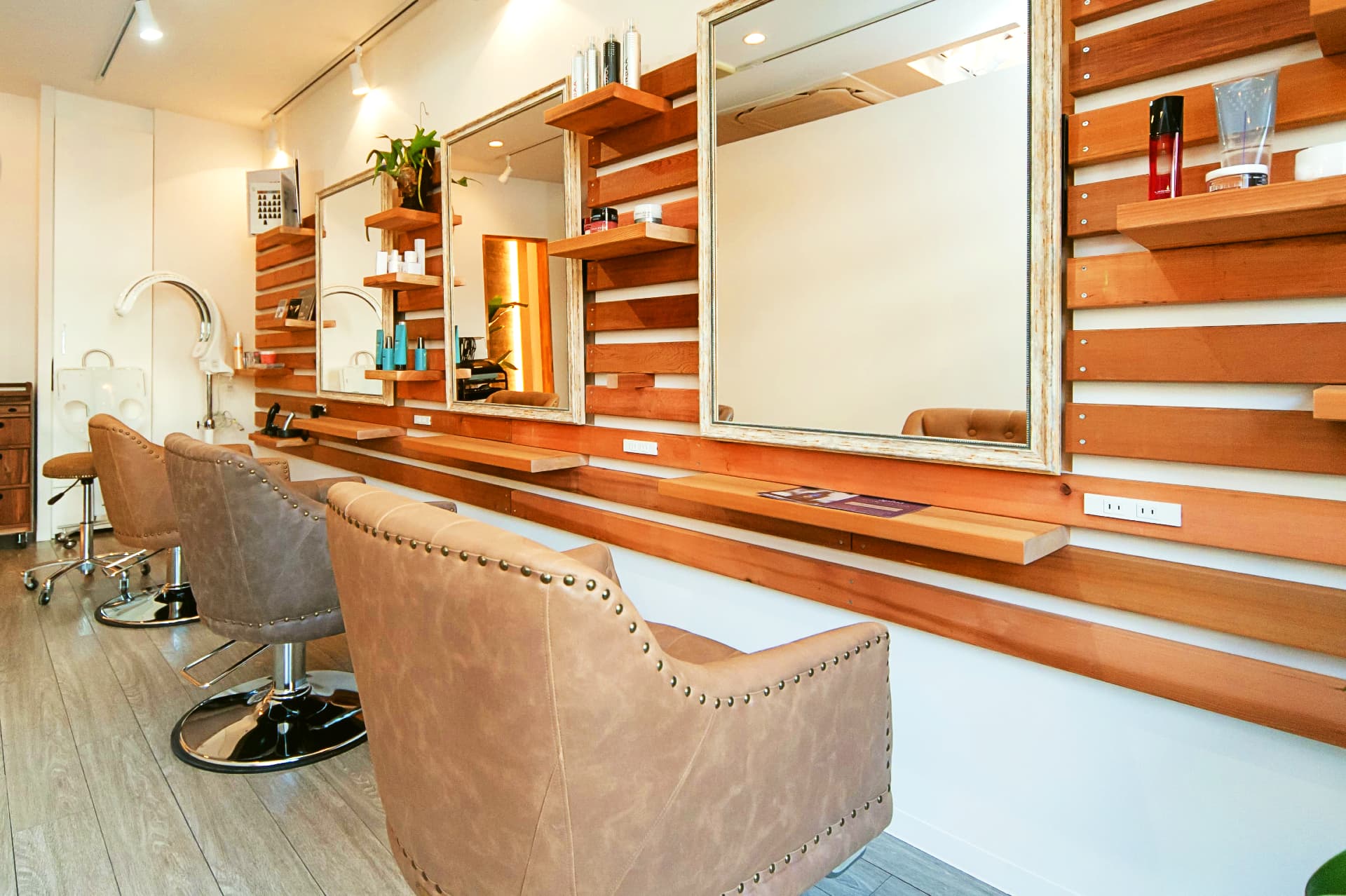 美容室の開業資金を集めるおすすめの調達方法｜ビジネスクレジットを上手に利用しよう